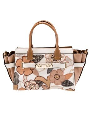 Coach Swagger 27 Crossbody